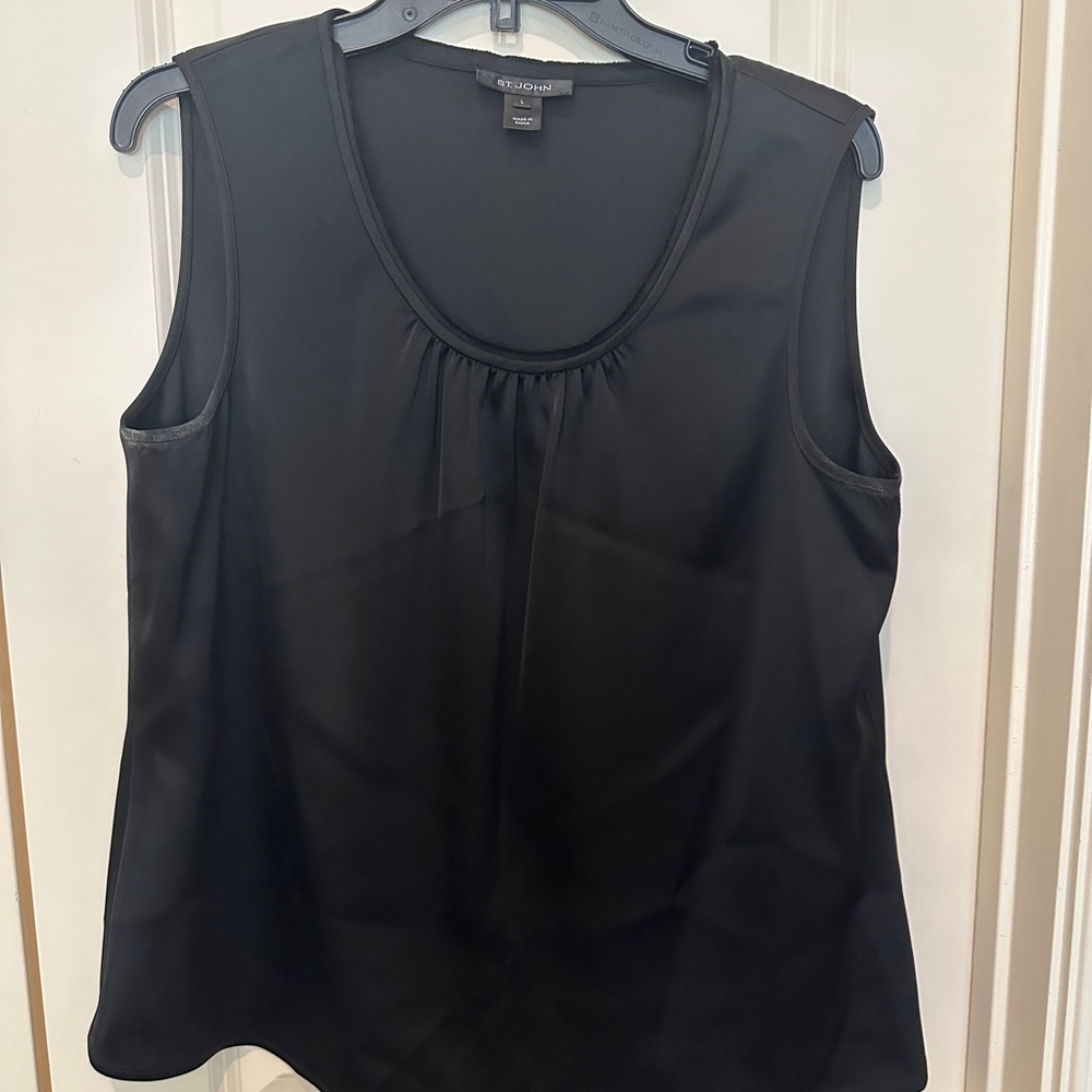 St. John Black Sleek Scoop Neck Sleeveless Top